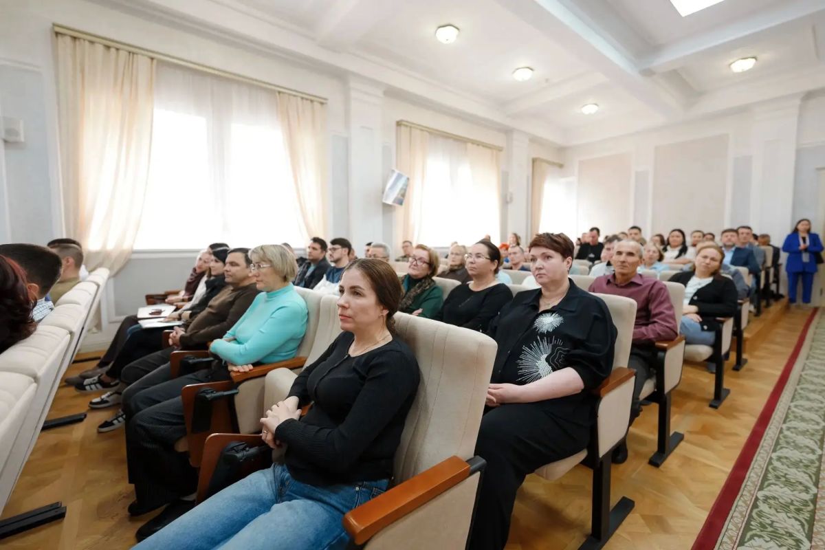 Заводу имени Чапаева добавят парковочных мест, а территорию у пруда благоустроят Заводу имени Чапаева добавят парковочных мест, а территорию у пруда благоустроят