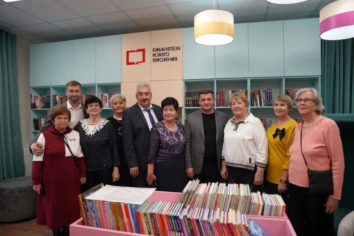 Леонид Черкесов: В Алатыре открылась библиотека творческого чтения «На бугре» Леонид Черкесов: В Алатыре открылась библиотека творческого чтения «На бугре»