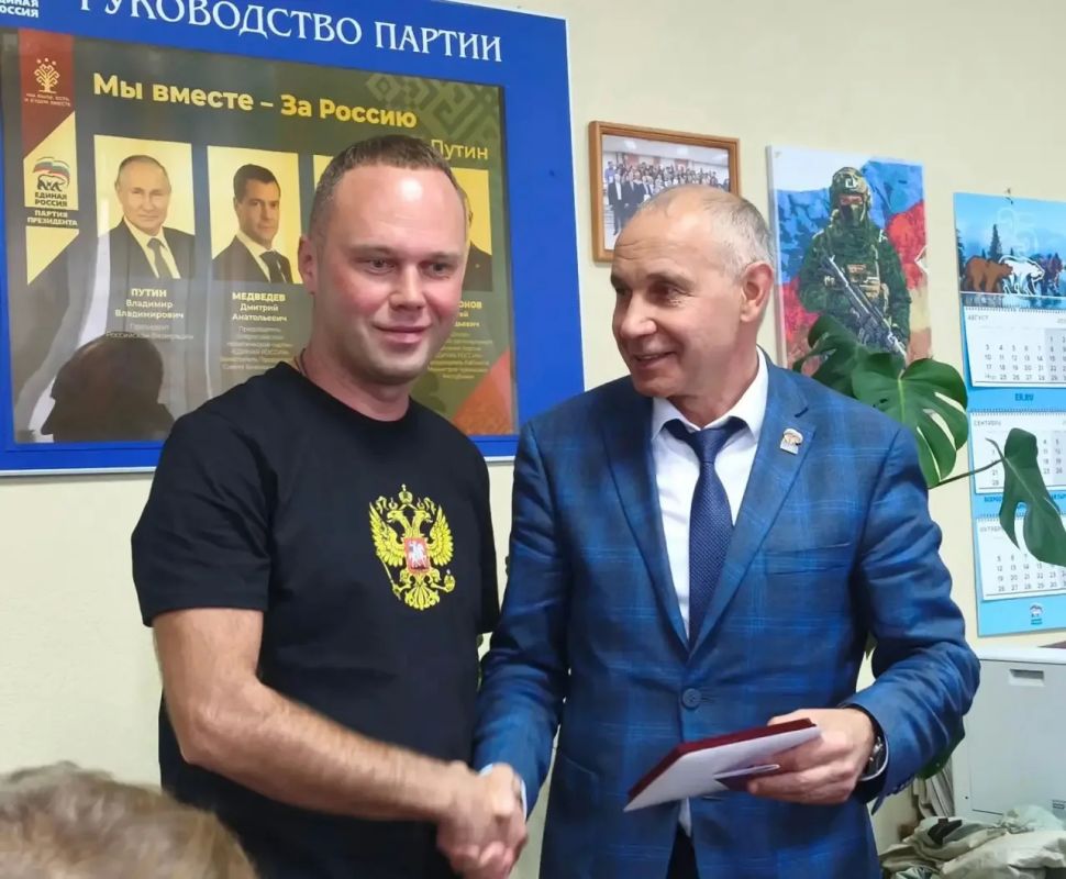 Дома, в родном Новочебоксарске, встретили особенного гостя — депутата городского собрания Александра Фадеева Дома, в родном Новочебоксарске, встретили особенного гостя — депутата городского собрания Александра Фадеева