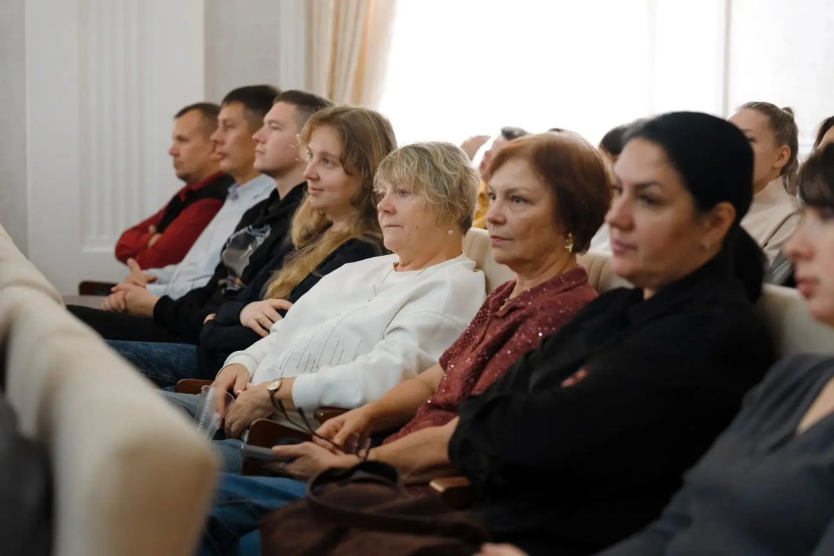 Заводу имени Чапаева добавят парковочных мест, а территорию у пруда благоустроят Заводу имени Чапаева добавят парковочных мест, а территорию у пруда благоустроят