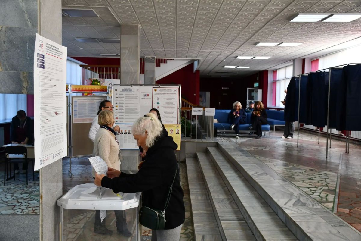 С самого утра жители Новочебоксарска приходят на избирательные участки, чтобы сделать свой выбор и определить вектор развития республики и всей страны С самого утра жители Новочебоксарска приходят на избирательные участки, чтобы сделать свой выбор и определить вектор развития республики и всей страны