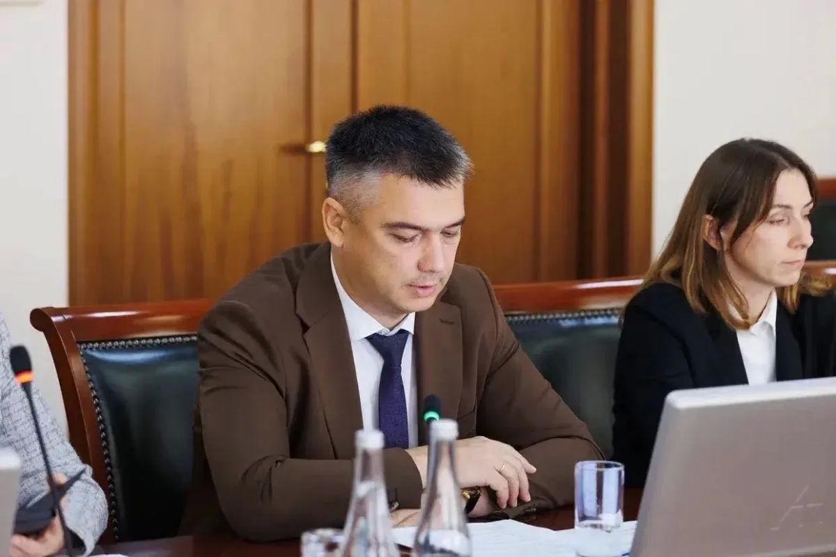 Дмитрий Захаров:. На заседание Кабинета Министров мы внесли на рассмотрение обновленный проект постановления по грантам Главы Чувашии образовательным организациям Дмитрий Захаров:. На заседание Кабинета Министров мы внесли на рассмотрение обновленный проект постановления по грантам Главы Чувашии образовательным организациям