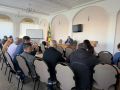 Одна машина может оставить двор без своевременного вывоза мусора