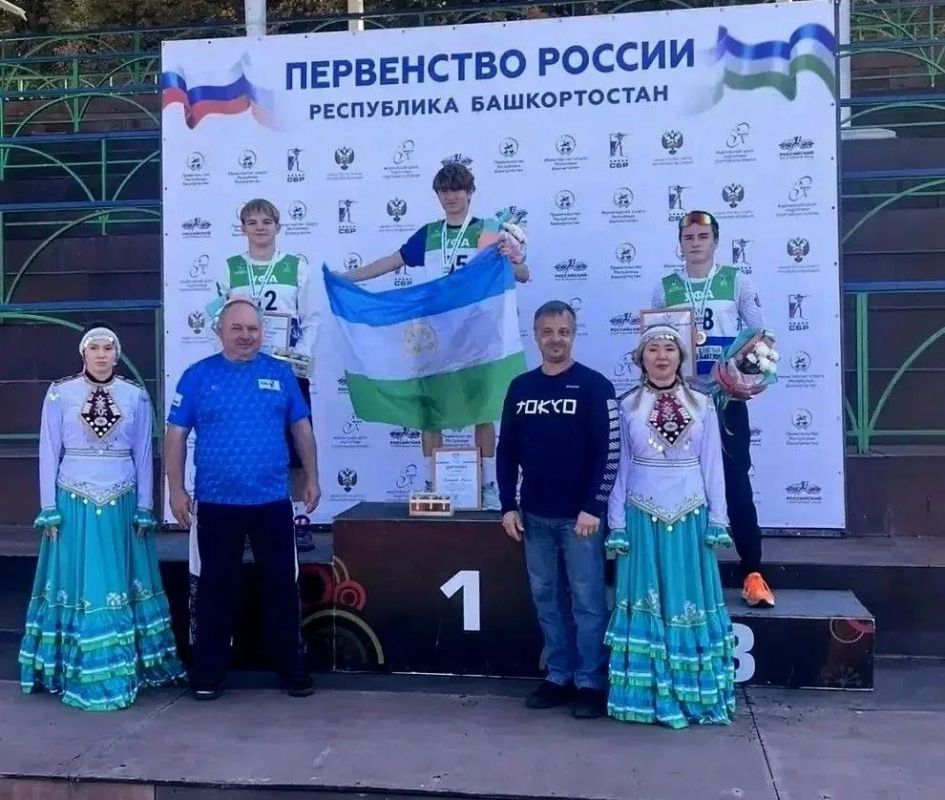 Воспитанники спортивной школы олимпийского резерва № 2 из Чувашии Артем Вершинин и Полина Архипова стали бронзовыми призерами первенства России по биатлону среди юношей и девушек 17-18 лет, которое стартовало в столице...