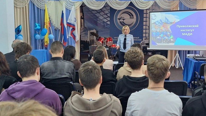 В Чувашии полицейские и общественники присоединились к Всероссийской неделе безопасности дорожного движения В Чувашии полицейские и общественники присоединились к Всероссийской неделе безопасности дорожного движения