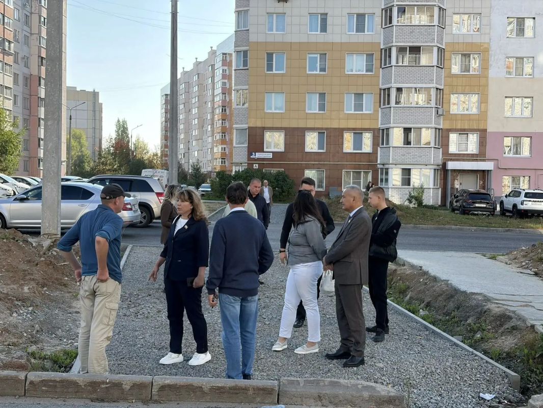 В Новочебоксарске проинспектировали благоустройство Венгерского квартала В Новочебоксарске проинспектировали благоустройство Венгерского квартала