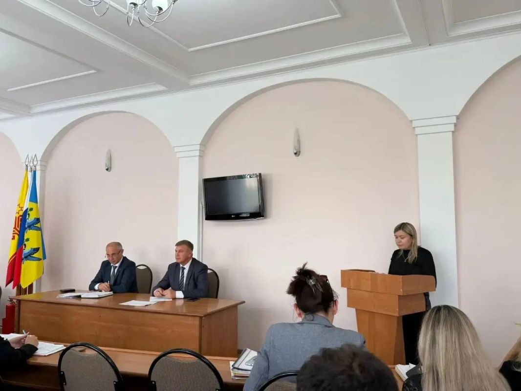 На еженедельной планерке в администрации Новочебоксарска с руководителями подразделений обсудили итоги прошлой недели и ключевые темы этой: На еженедельной планерке в администрации Новочебоксарска с руководителями подразделений обсудили итоги прошлой недели и ключевые темы этой: