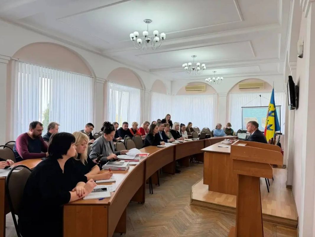 На еженедельной планерке в администрации Новочебоксарска с руководителями подразделений обсудили итоги прошлой недели и ключевые темы этой: На еженедельной планерке в администрации Новочебоксарска с руководителями подразделений обсудили итоги прошлой недели и ключевые темы этой: