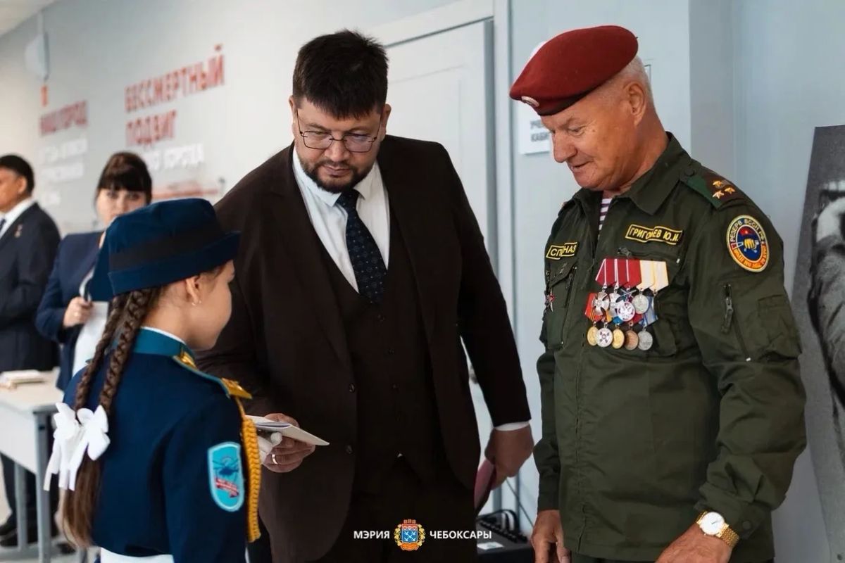 Станислав Трофимов: О мужестве, памяти и служении Родине: Урок Мужества в школе №22 Станислав Трофимов: О мужестве, памяти и служении Родине: Урок Мужества в школе №22