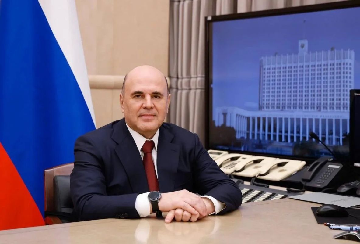 Михаил Мишустин поздравил педагогов, мастеров производственного обучения, студентов колледжей и техникумов с Днем среднего профессионального образования