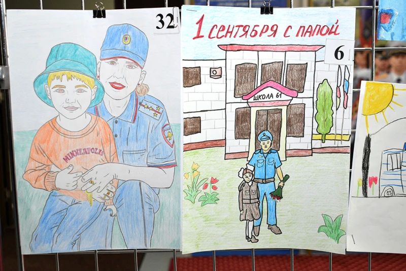 В МВД по Чувашской Республике подвели итоги регионального этапа конкурса детского рисунка «Мои родители работают в полиции» В МВД по Чувашской Республике подвели итоги регионального этапа конкурса детского рисунка «Мои родители работают в полиции»