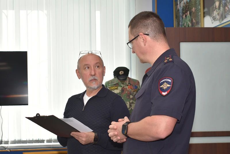 В МВД по Чувашской Республике подвели итоги регионального этапа конкурса детского рисунка «Мои родители работают в полиции» В МВД по Чувашской Республике подвели итоги регионального этапа конкурса детского рисунка «Мои родители работают в полиции»