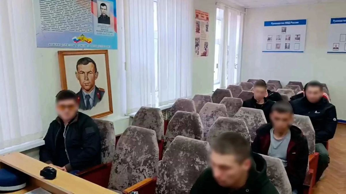 Участников дорожного конфликта с болельщиками футбольной команды из Москвы установили и привлекли к ответственности в Чувашии Участников дорожного конфликта с болельщиками футбольной команды из Москвы установили и привлекли к ответственности в Чувашии