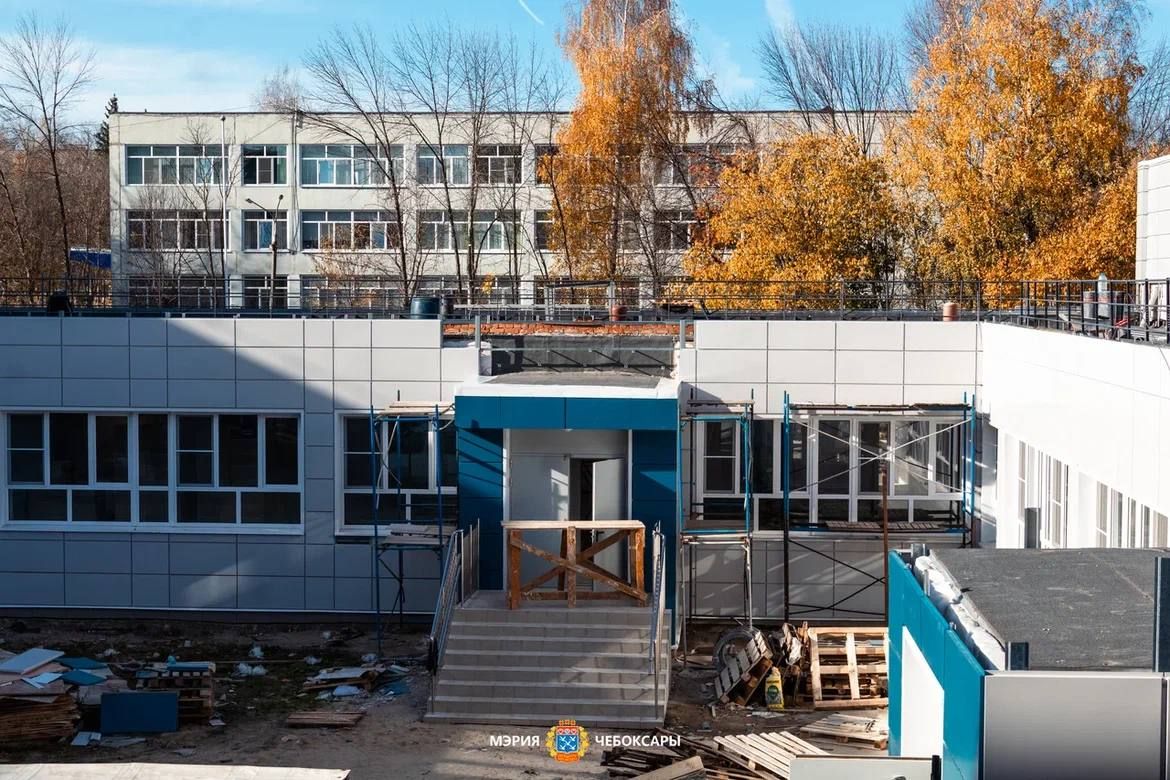 Первый зампрокурора Чувашии Михаил Шпаков вместе с главой г.Чебоксары Станиславом Трофимовым проверил ход капремонта образовательных учреждений столицы Первый зампрокурора Чувашии Михаил Шпаков вместе с главой г.Чебоксары Станиславом Трофимовым проверил ход капремонта образовательных учреждений столицы