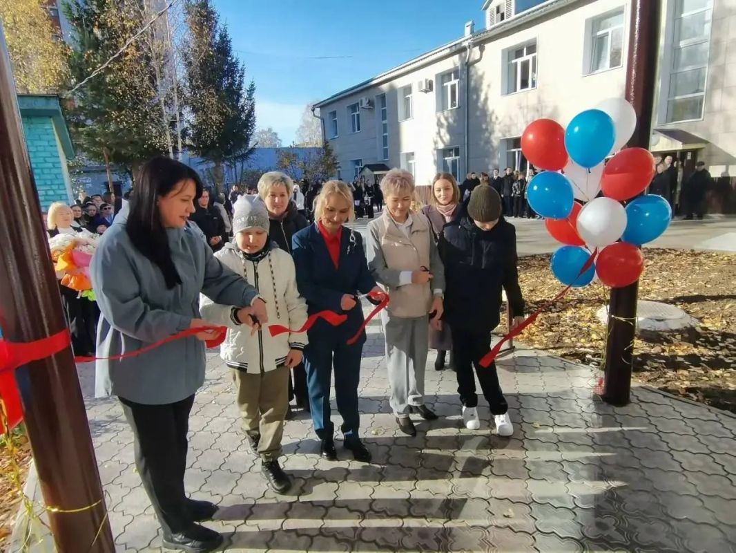 Комфортно, безопасно, красиво! В Новочебоксарске после масштабного капремонта открылась школа для детей с ОВЗ