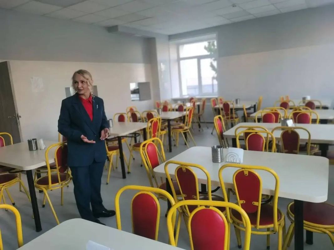 Комфортно, безопасно, красиво! В Новочебоксарске после масштабного капремонта открылась школа для детей с ОВЗ Комфортно, безопасно, красиво! В Новочебоксарске после масштабного капремонта открылась школа для детей с ОВЗ