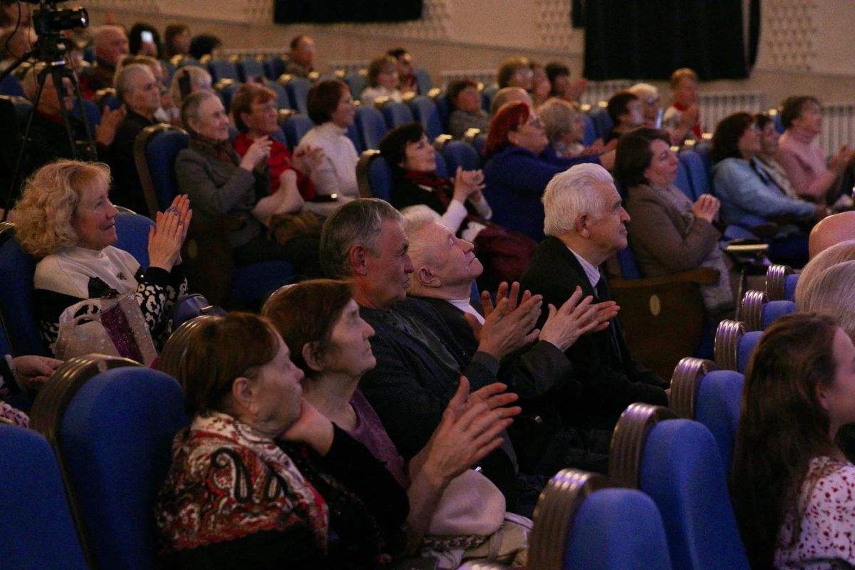 В Чебоксарах состоялась премьера «Благодарственной мессы чувашскому языку» В Чебоксарах состоялась премьера «Благодарственной мессы чувашскому языку»