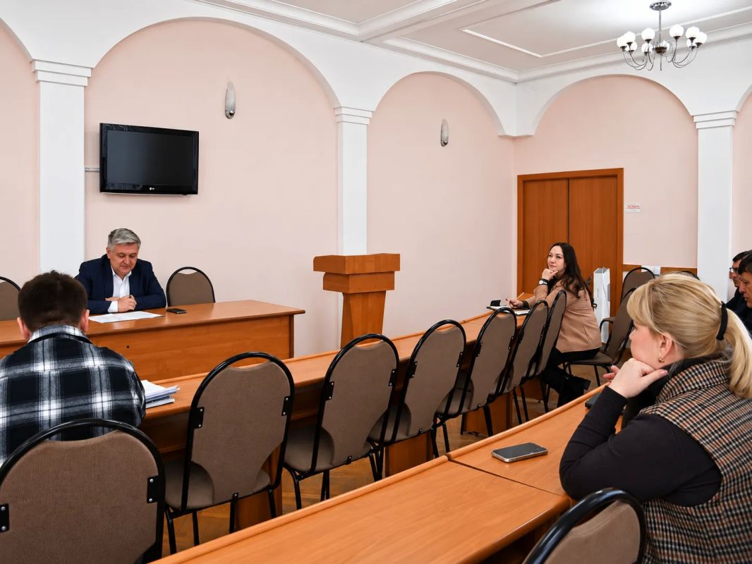 Комфорт горожан: в администрации Новочебоксарска прошла встреча с руководителями управляющих компаний Комфорт горожан: в администрации Новочебоксарска прошла встреча с руководителями управляющих компаний