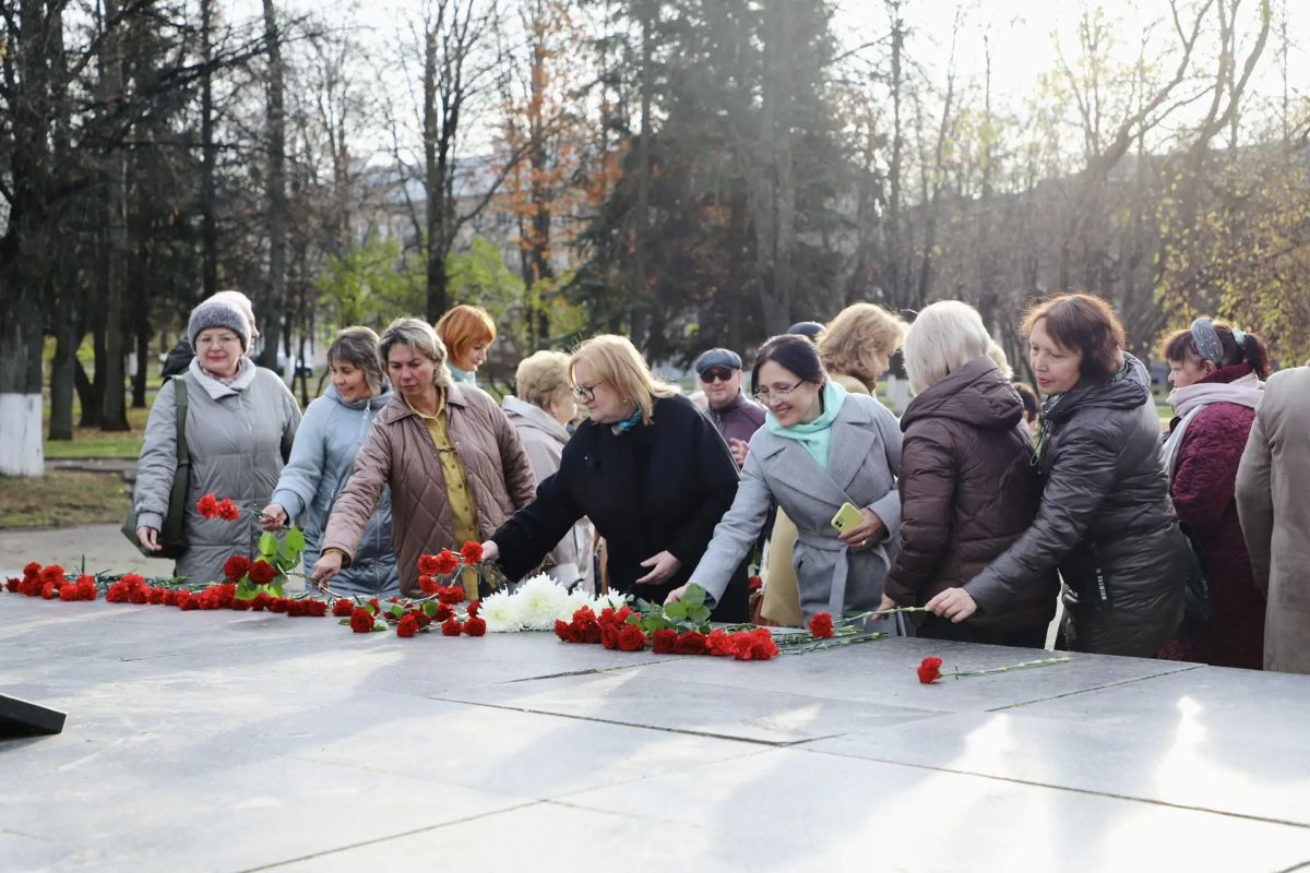 Сегодня - день памяти великого чувашского просветителя Ивана Яковлевича Яковлева Сегодня - день памяти великого чувашского просветителя Ивана Яковлевича Яковлева
