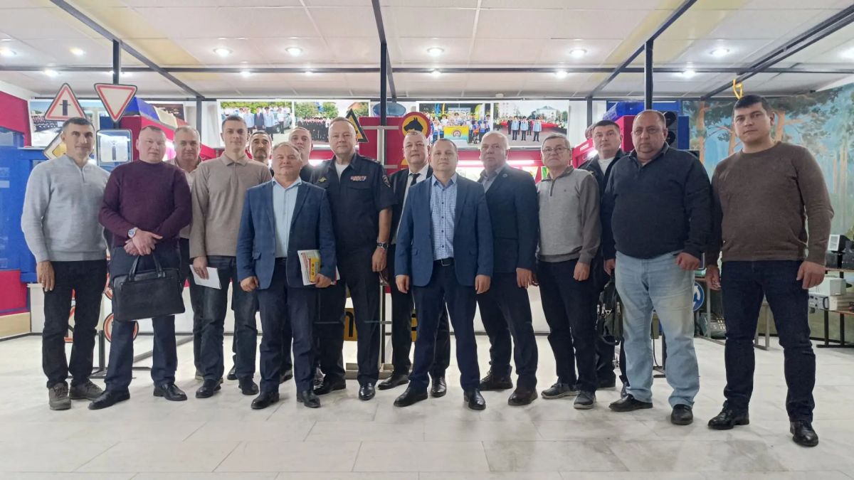 В Госавтоинспекции Чувашии проведено совещание по подготовке автодорог к эксплуатации в зимний период В Госавтоинспекции Чувашии проведено совещание по подготовке автодорог к эксплуатации в зимний период