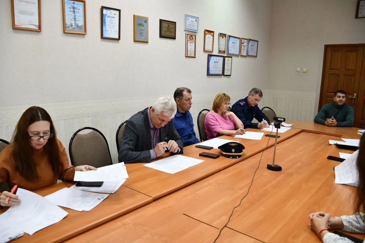 В Новочебоксарске обсудили борьбу с «серыми» зарплатами и нелегальной занятостью: итоги заседания Межведомственной комиссии В Новочебоксарске обсудили борьбу с «серыми» зарплатами и нелегальной занятостью: итоги заседания Межведомственной комиссии