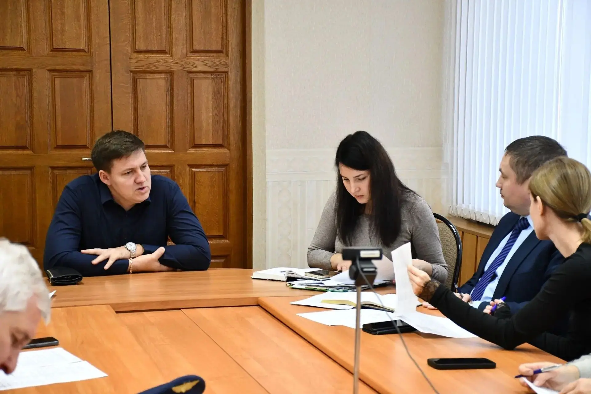 В Новочебоксарске обсудили борьбу с «серыми» зарплатами и нелегальной занятостью: итоги заседания Межведомственной комиссии