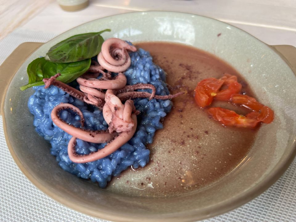 Посетители ресторана «Мясо&Рыба» ищут гастрономические открытия: разочарование с десертом и радость от ящериц