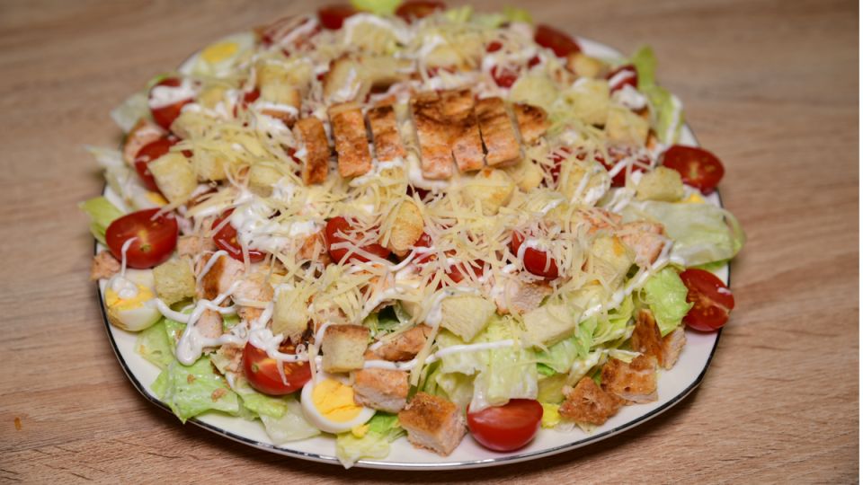 Разнообразие салатов к оливье: практичные идеи на каждый вечер