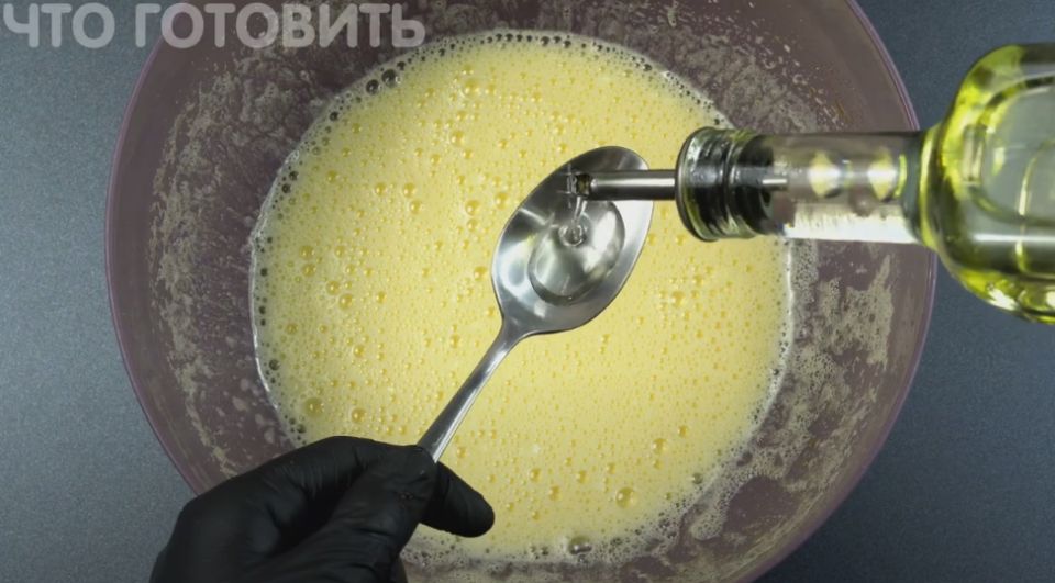 Как приготовить пирог «Зебра»: простой и эффектный рецепт