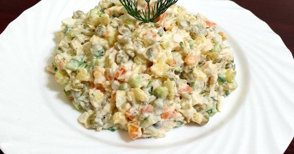 Забытый рецепт оливье: вернитесь к классике с секретом